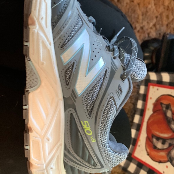 New Balance All Terrain 510 V3 Gray Running Shoes with silver accent - Picture 9 of 10